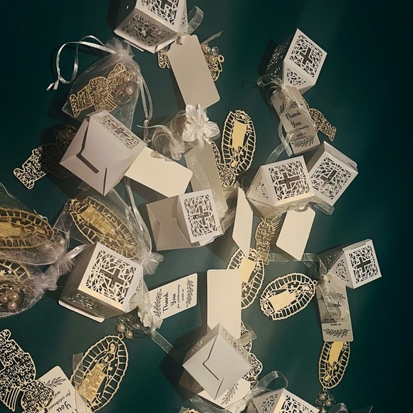 DECORATIONS FOR BAPTISM OR FIRST COMMUNION - Picture 2 of 7